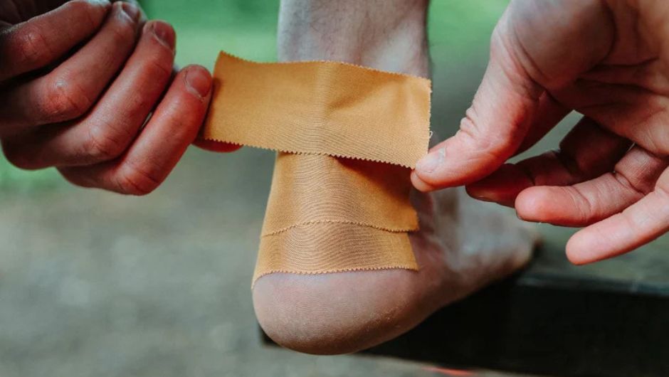 SPORTTAPE to prevent blisters on walking challenges